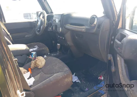 2013 Jeep Wrangler Unlimited Sport z USA, uszkodzony, nr VIN 1C4BJWDG1DL646281